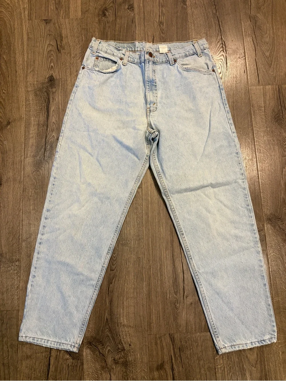 Vintage Levis 550 Relaxed Fit Tapered Leg Jeans Mens 36x30 Light Wash Blue 90s